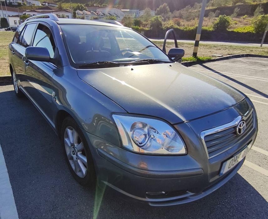 Toyota Avensis Wagon 2.0 D-4D (2004)
