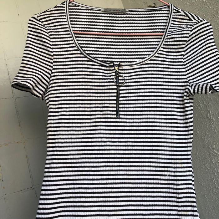 Новое Goldi платье по талии