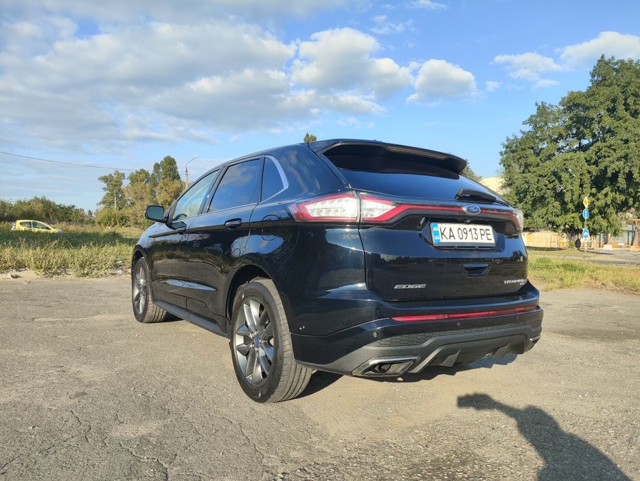 Ford Edge Titanium автопарковка