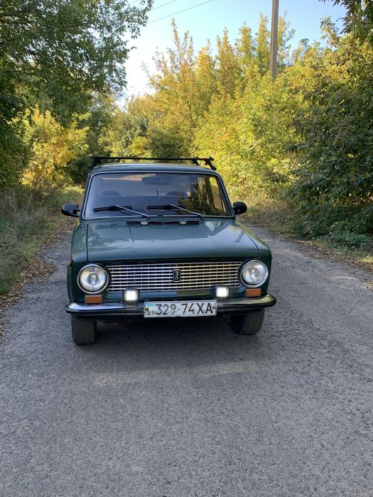 Продам машинку ваз 21011