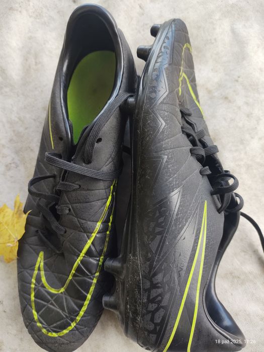 Orginalne , buty do gry w piłkę nożną - rozm. 42/5