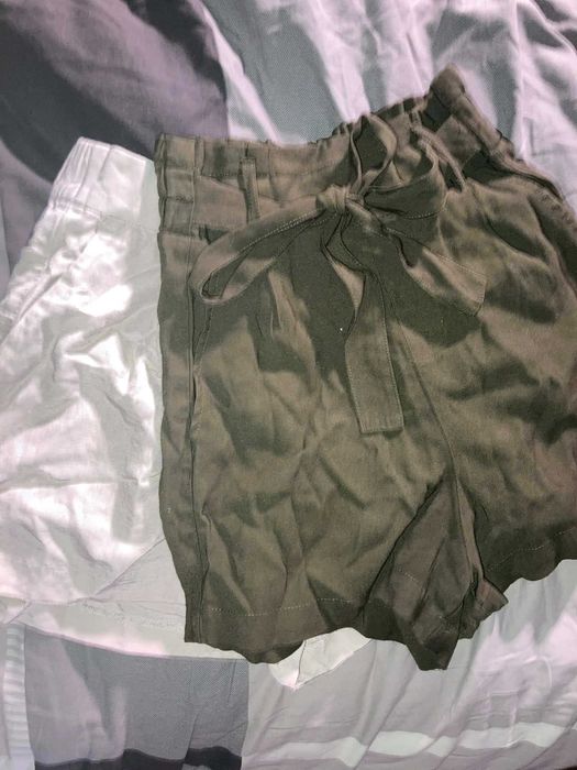 набір одягу для молодих жінок