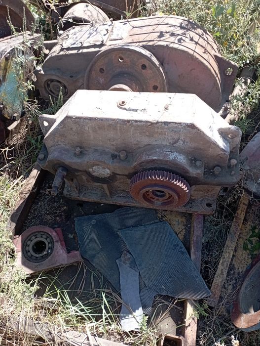 Продам редуктор ц2у-250- и другие на фото