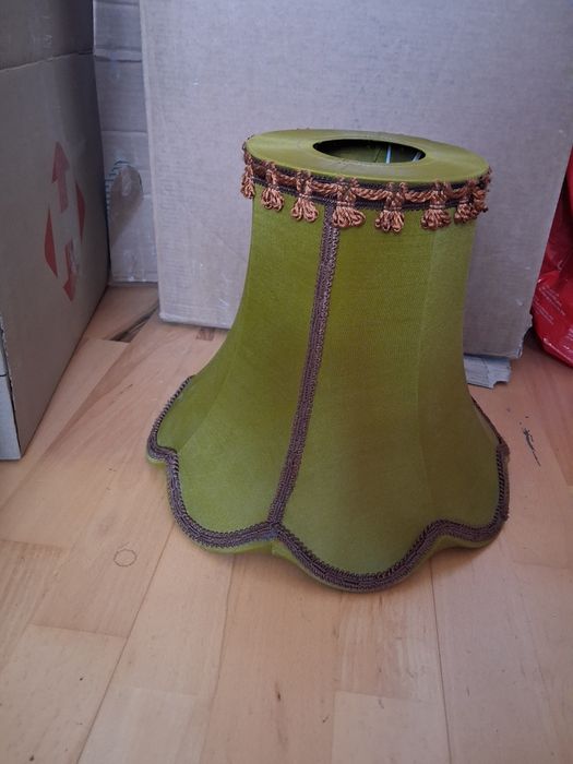 Zielony abażur z czasów PRL