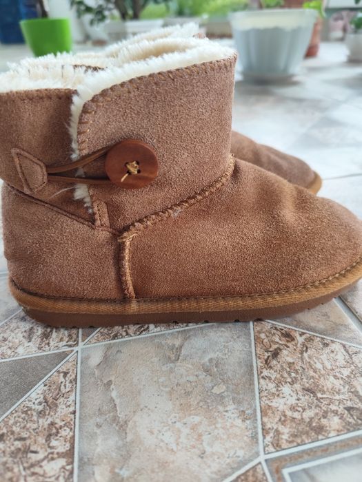 Зимові уги для дівчинки р.37