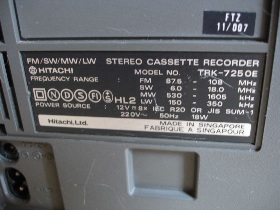 Radiomagnetofon HITACHI TRK-7250