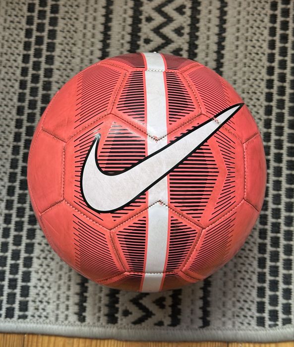 Футбольный мяч nike