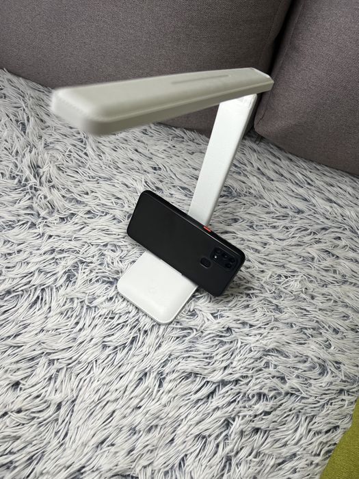 Настольная лампа