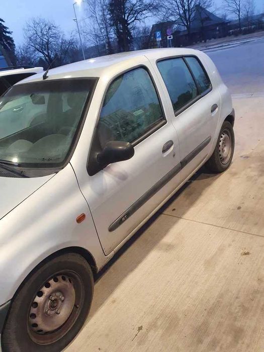 Renault Clio II 1.4 benzyna 5drzwi srebrny kod lakieru MV632 na części