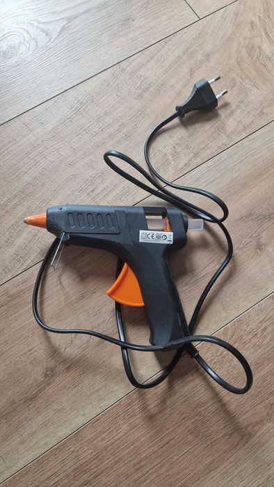 Pistolet na klej
