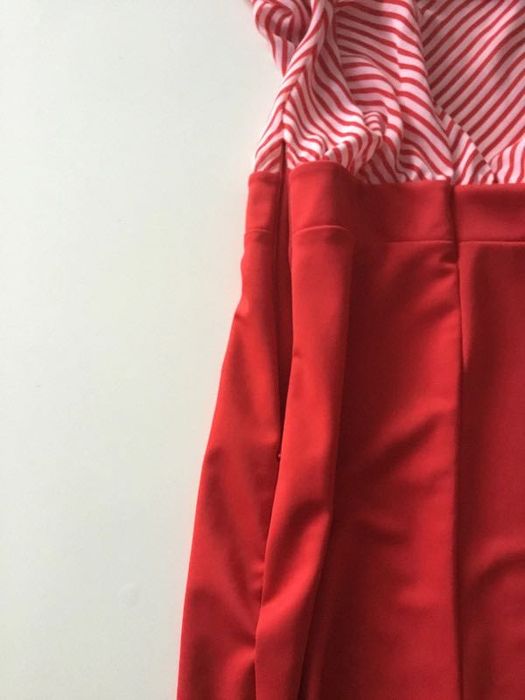 Elegancka czerwona sukienka r.36