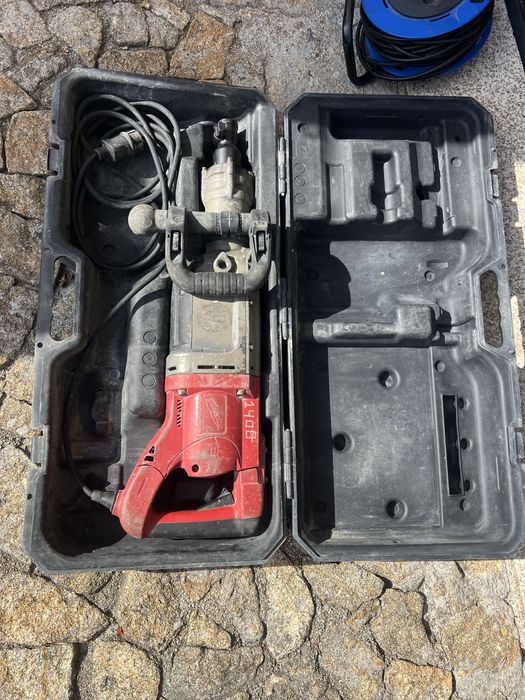 Martelo Demolidor Milwaukee Kango 900 K – Profissional