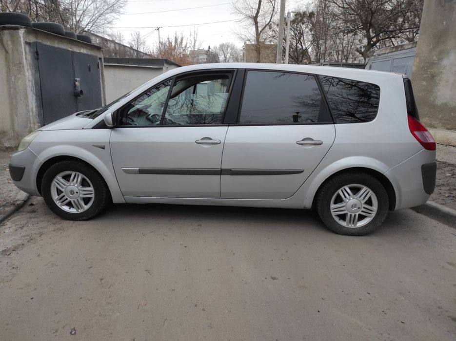 Рено Гранд Сценик 7 мест