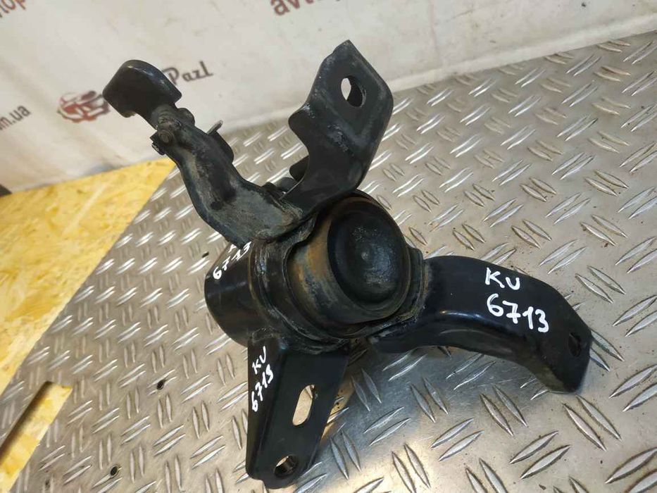 Toyota Auris E150 2006-2012 подушка двигуна R KU6713 1230522361