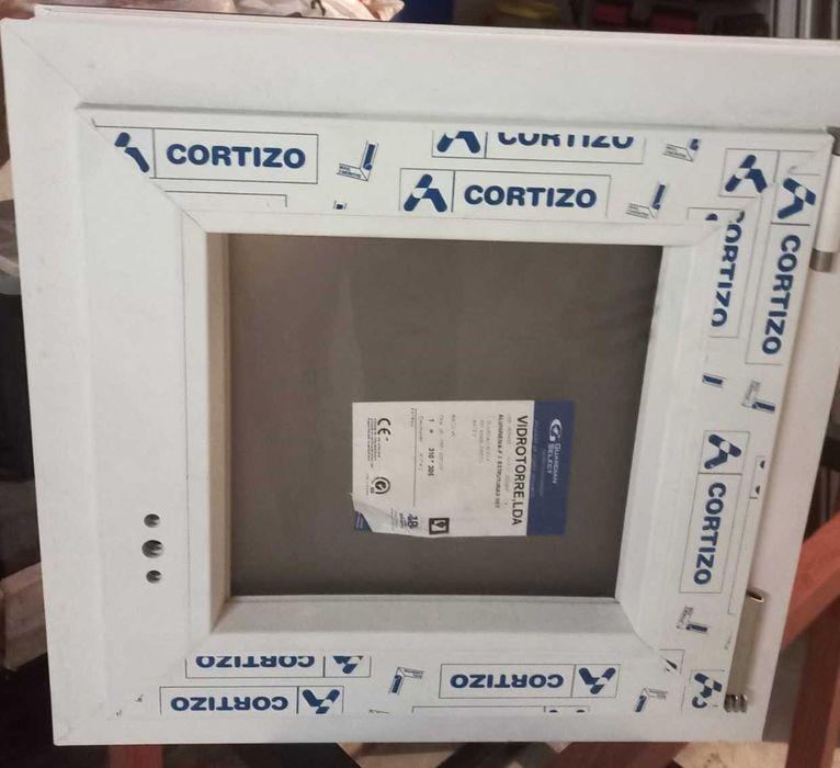 Vendo janela PVC