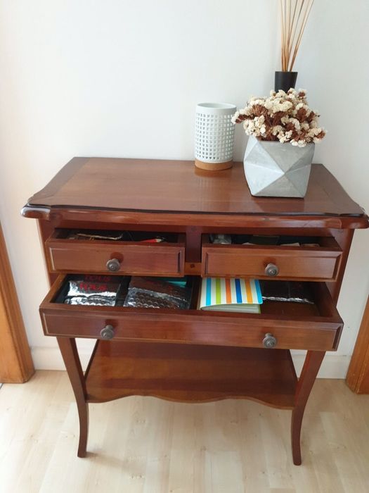 Consola em cerejeira