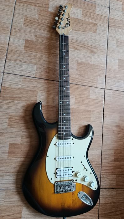 Guitarra Eléctrica Cort G110 (Modelo Stratocaster)