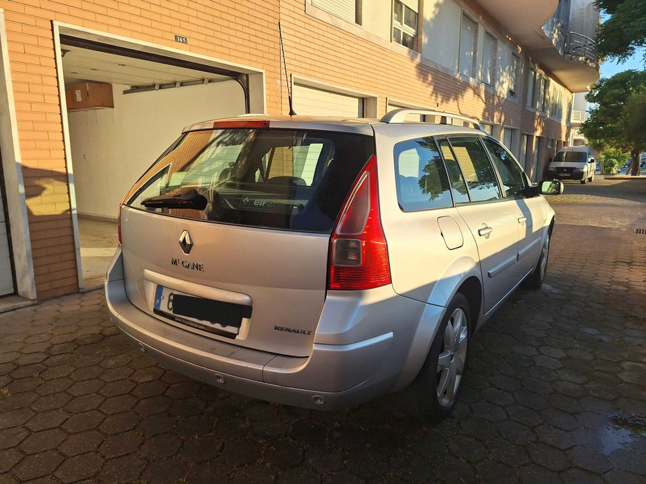 Vendo Renault Megane 2 break de 2006 em bom estado geral.