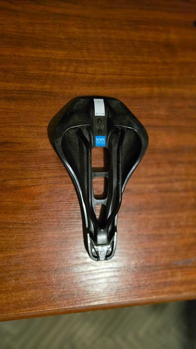 Selim PRO Stealth Rails em Carbono 142 MM (Negociável)