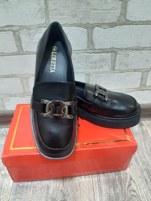 Нові лофери 39 розмір