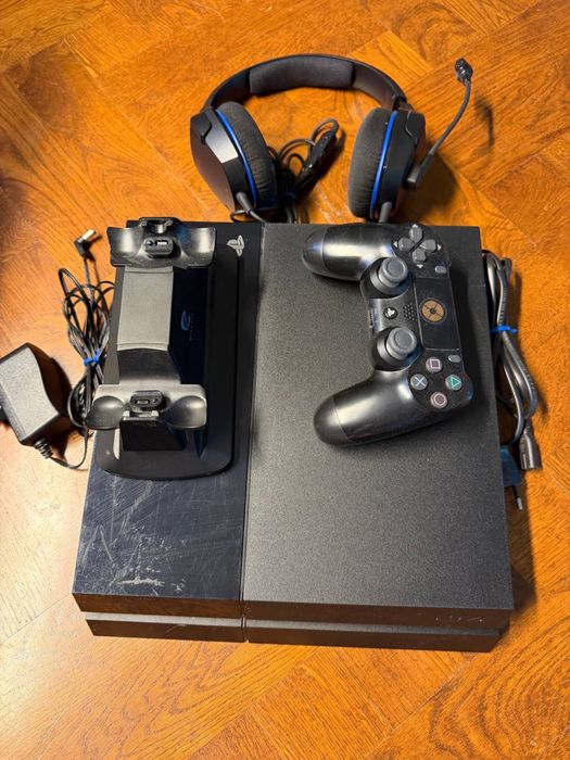 PlayStation 4 400Гб