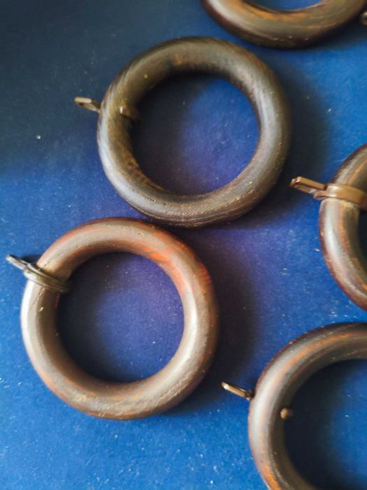 Lote 12 Argolas de Madeira Escura para Varão de Cortinados