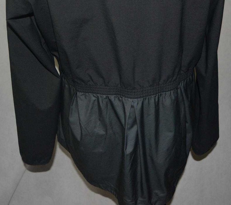 Sportowa kurtka wiatrówka Under Armour L