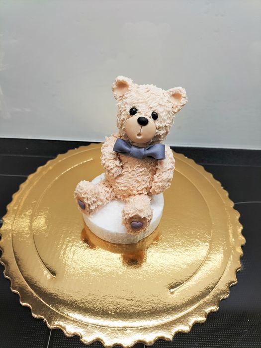 Cukrowa figurka misia na tort