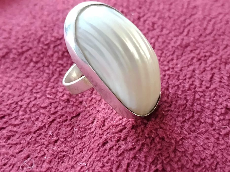 Pierścionek i broszka / zawieszka z muszlą