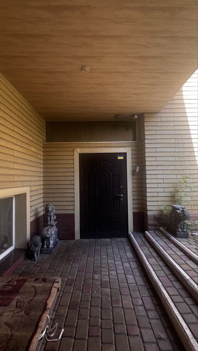 Элитный дом в с. Червоний Шахтарь (Вольное), ул. Набережная.