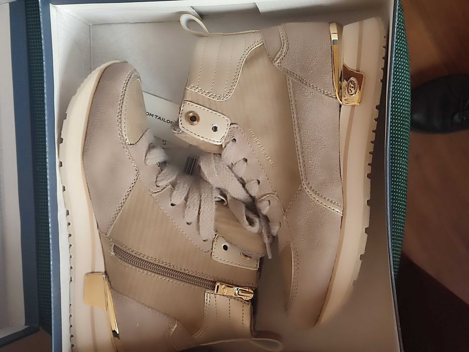 Дитяче взуття для дівчинки