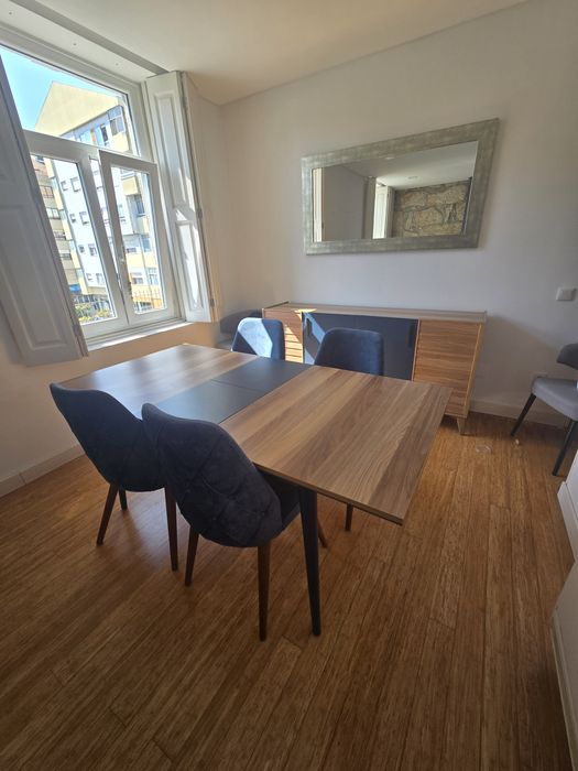 Conjunto de Sala de Jantar Moderna – Excelente Estado