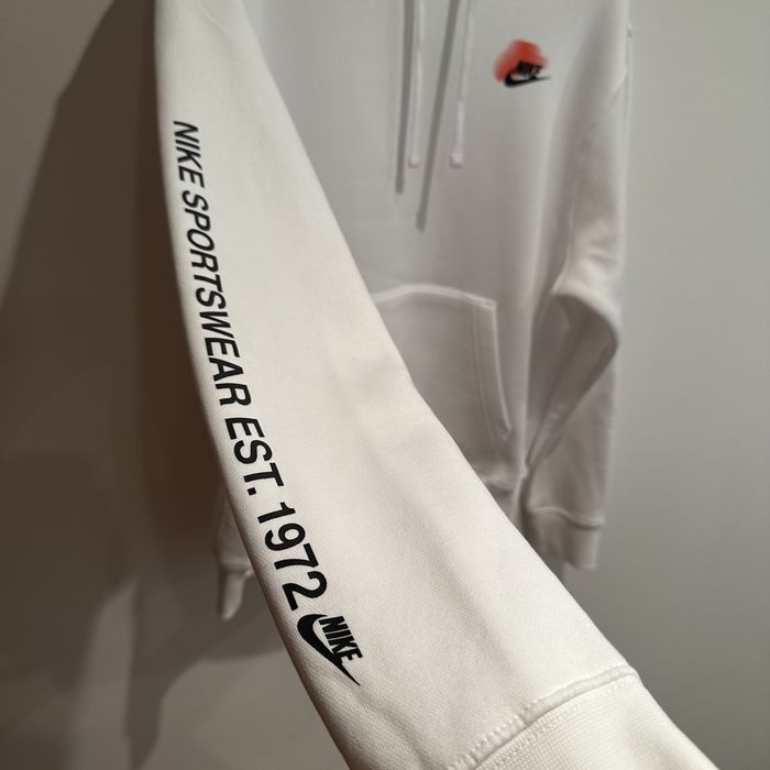 Nike White Hoodie (M)