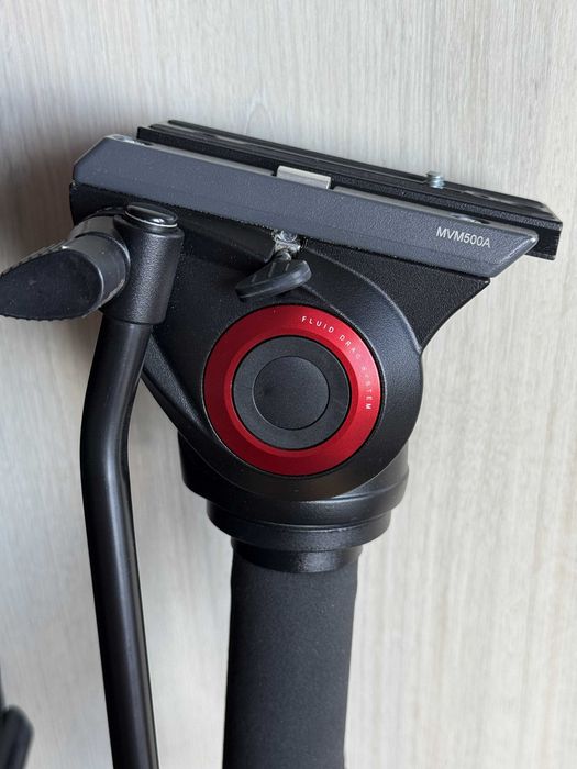 Професійний монопод Manfrotto MVM500A з фірмовим ущільненим чохлом Manfrotto MBAG80PN