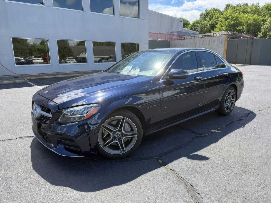 Mercedes-Benz C300      2020
