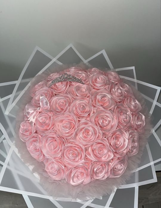 Bukiet Wiecznych Róż ze Wstążki Satynowej