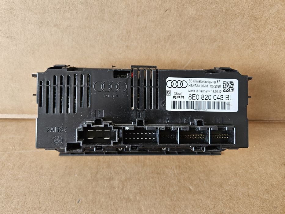 Audi A4 B7 8e0 Seat Exeo panel klimatyzacji nawiewu 8E0820043BL