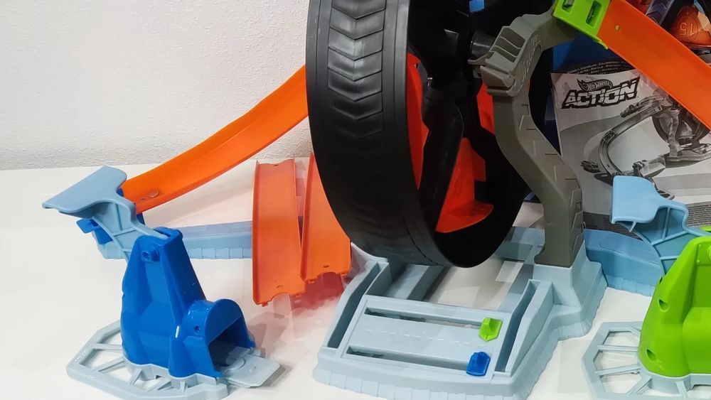 Б/в Трек Hot Wheels Action Вертиколо Кругове протистояння (GJM77)