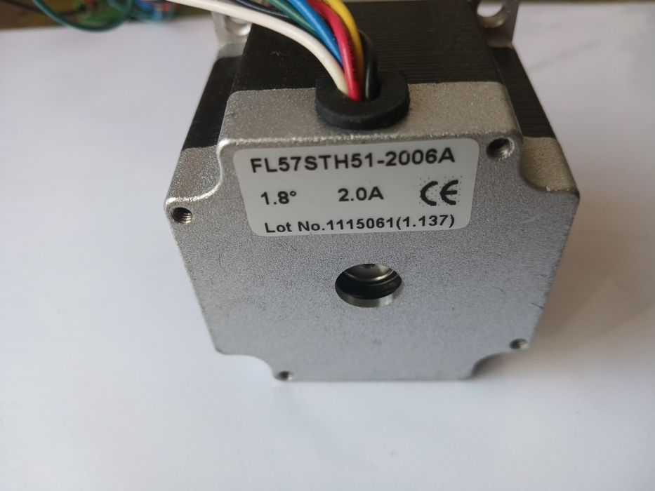 Кроковий  двигун FL57