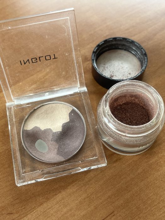 Cienie INGLOT - trójkolorowi i pigment sypki