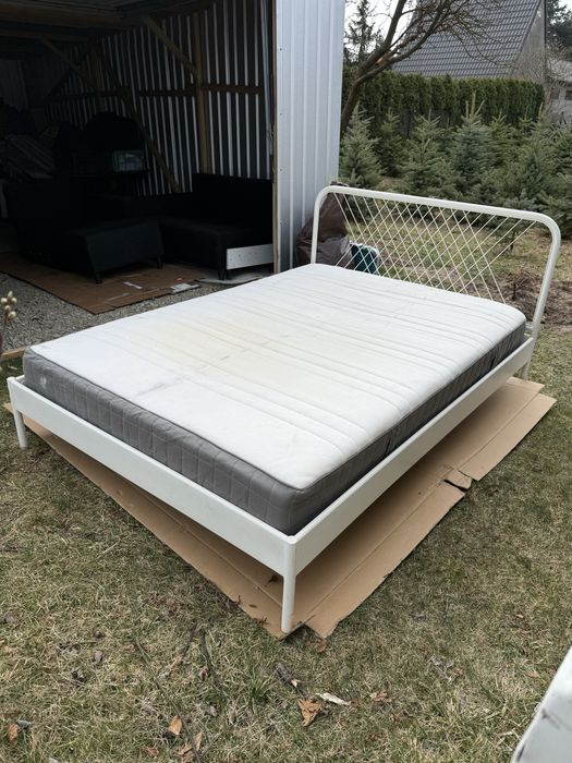 Łóżko IKEA 140 x 200 z materacem / Transport
