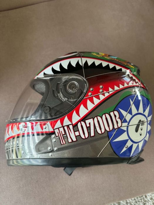 Kask motocyklowy AVINA