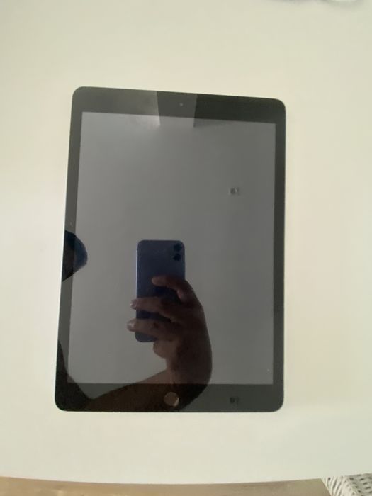 iPad 8th Generation 32gb com Apple Smart Keyboard