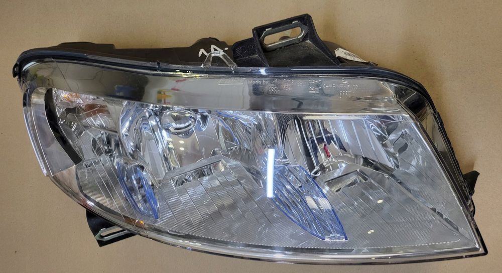 lampa prawy przód reflektor fiat stilo 01-08r. oe europa