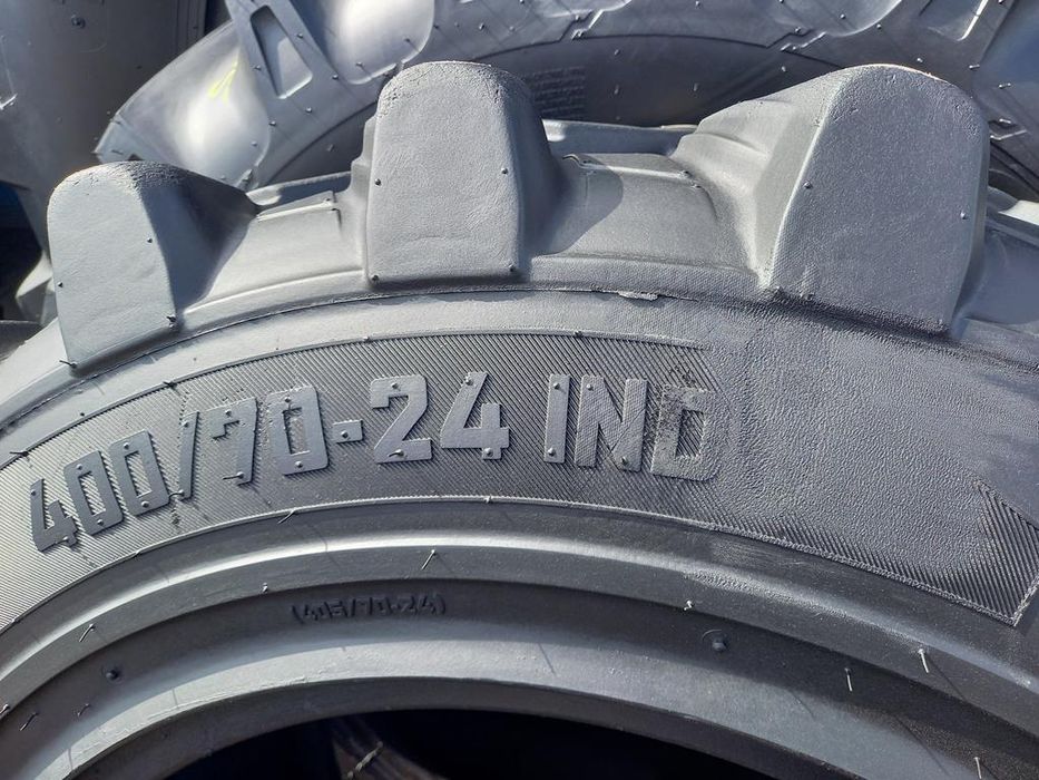 2x Opona używana 400/70-24 400/70R24 CAMSO 1100zł(szt.) W4849