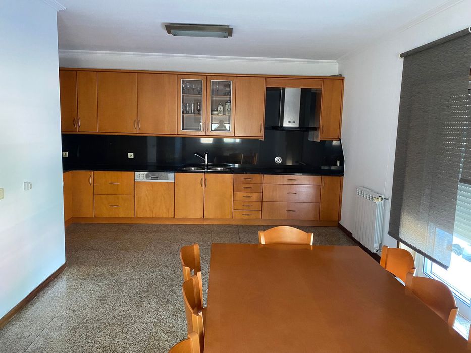 Moradia V4 para Arrendamento