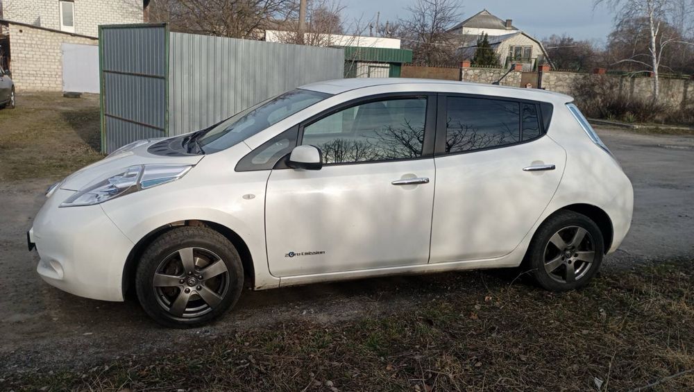 Прокат Nissan Leaf(600гр/сут)электро сдам в аренду