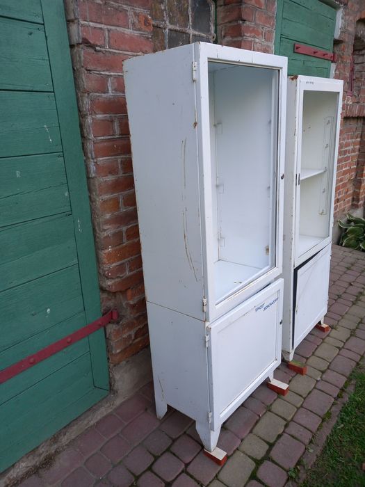 Szafka witryna medyczna