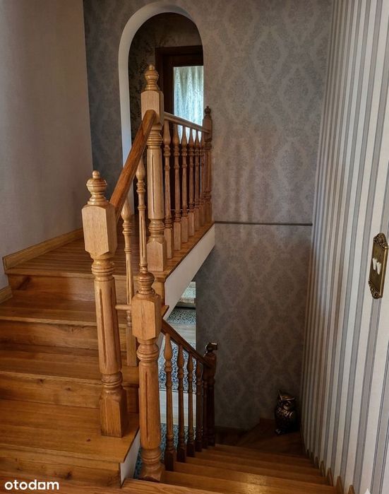 Atrakcyjny dom z ogrodem zimowym
