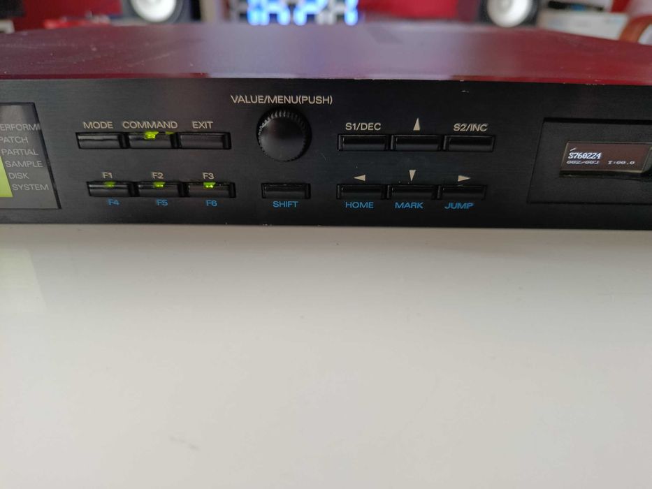 Roland S-760 Sampler + Gotek LCD + 18MB RAM